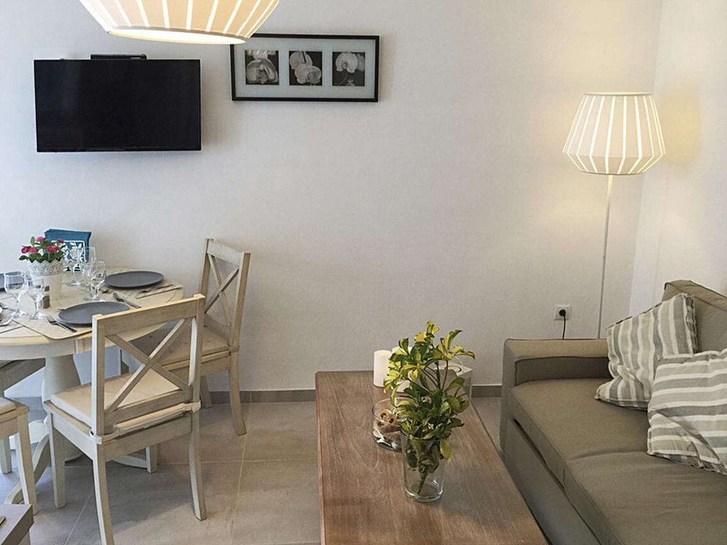 Lavish Suites Agios Ioannis Diakoftis Екстериор снимка