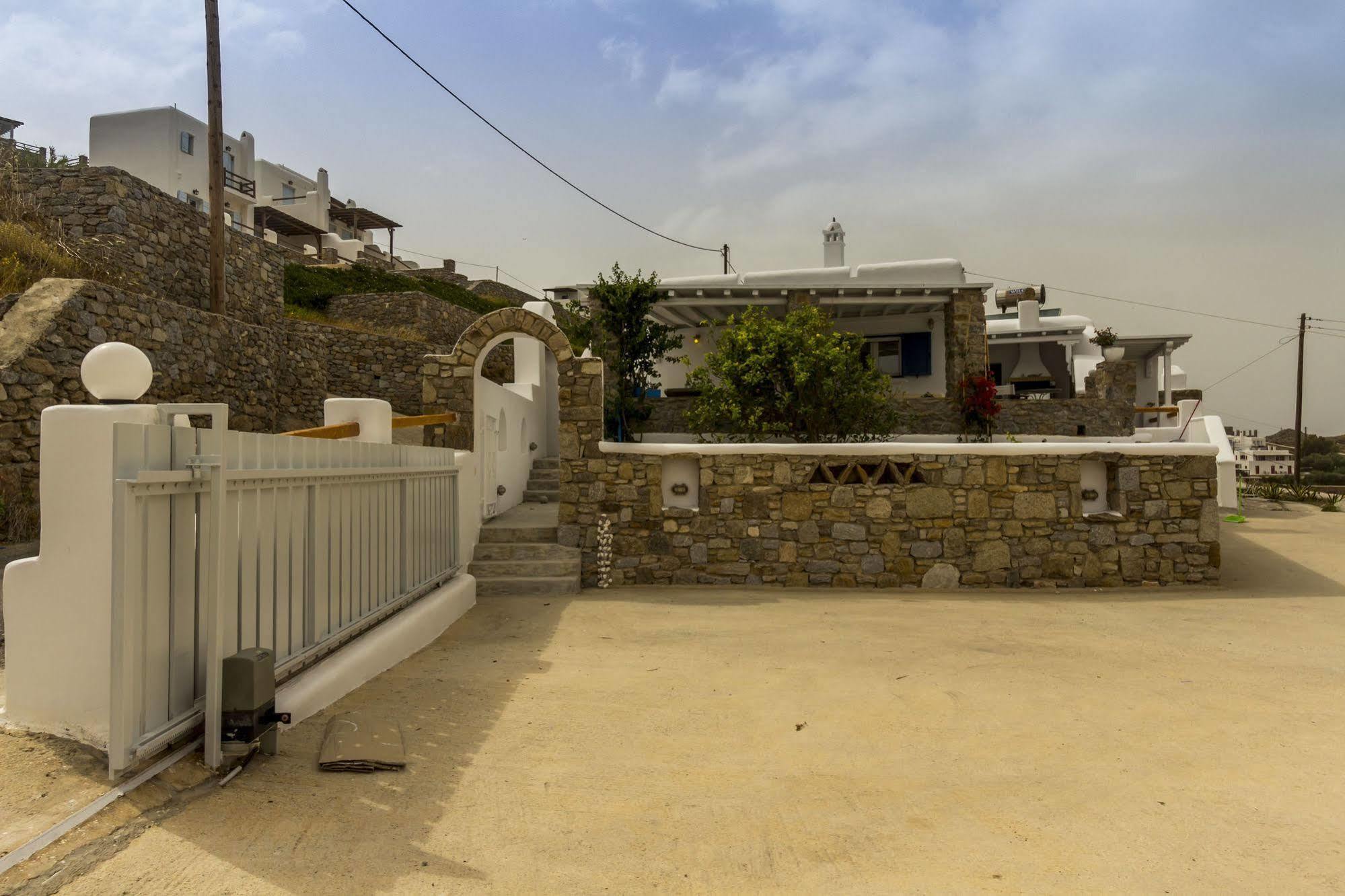 Lavish Suites Agios Ioannis Diakoftis Екстериор снимка