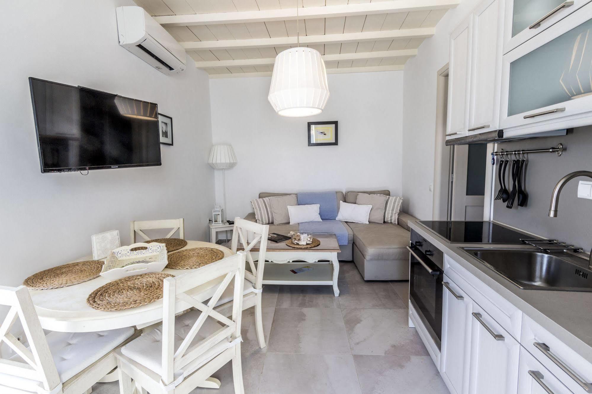 Lavish Suites Agios Ioannis Diakoftis Екстериор снимка