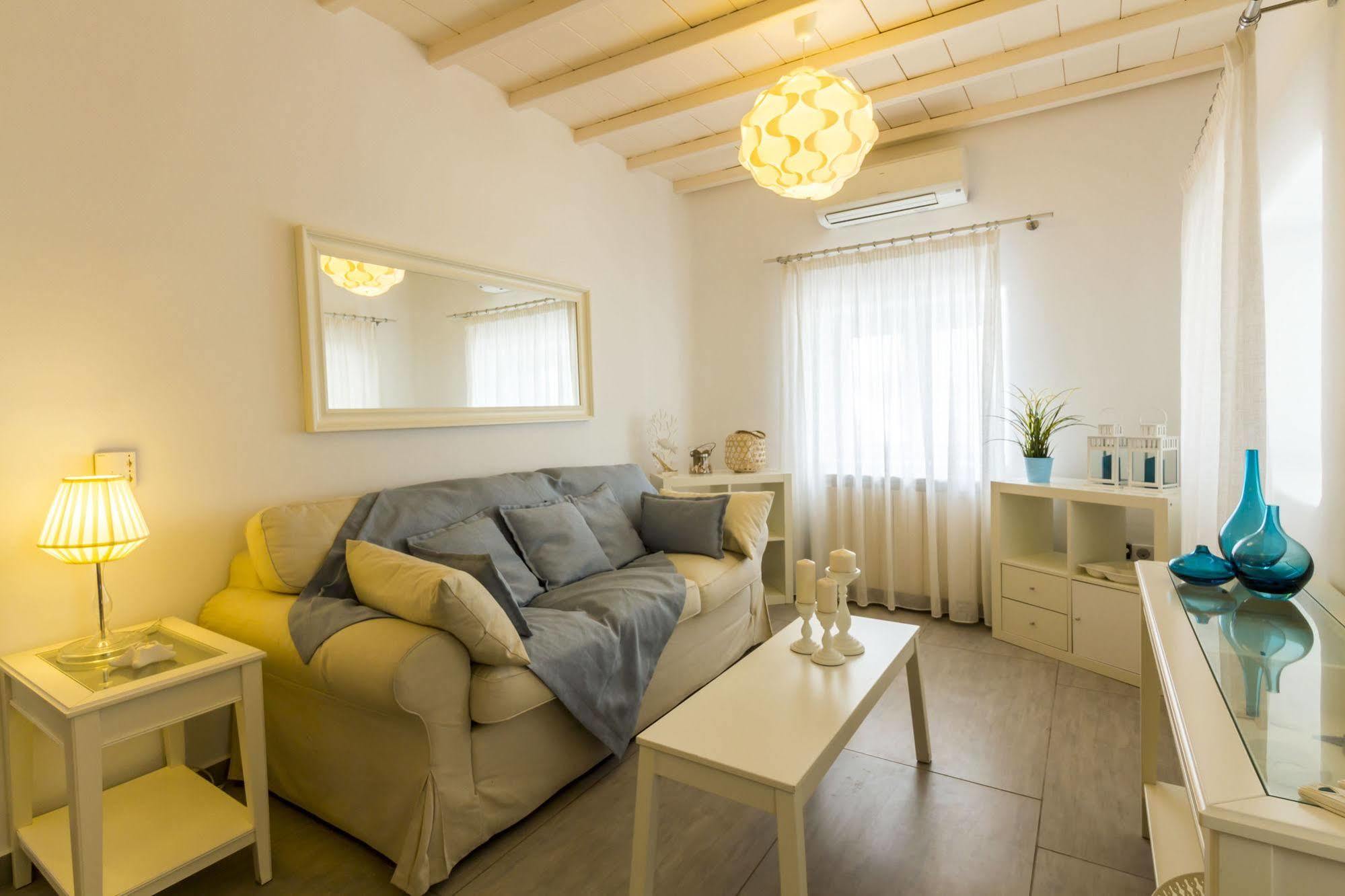 Lavish Suites Agios Ioannis Diakoftis Екстериор снимка